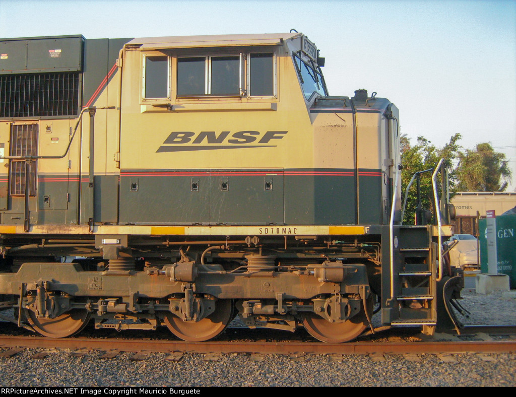 BNSF SD70MAC Executive Locomotive